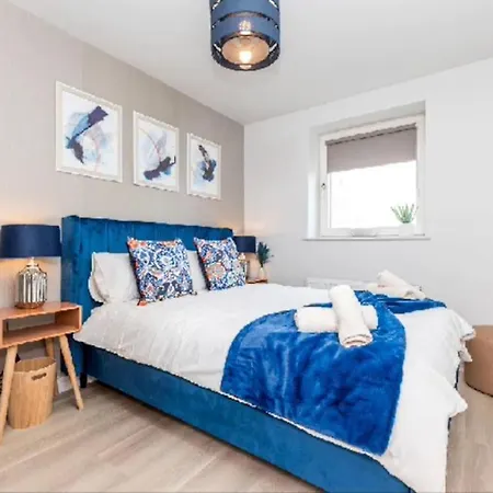 New Three Bedroom * Ashbourne