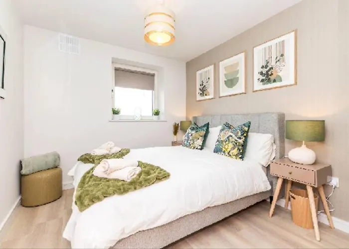 New Three Bedroom Apartamento Ashbourne