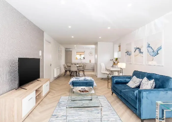 Apartamento New Three Bedroom Ashbourne